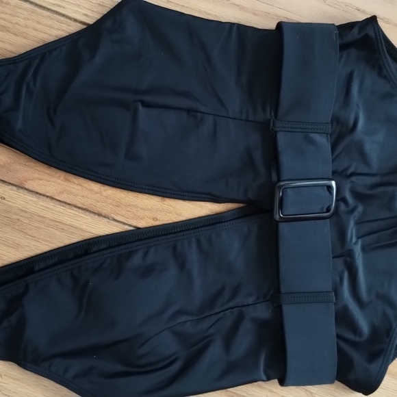 NWOT Black one piece swimsuit, plunge neckline, belted waistline, high on hip - Picture 8 of 12